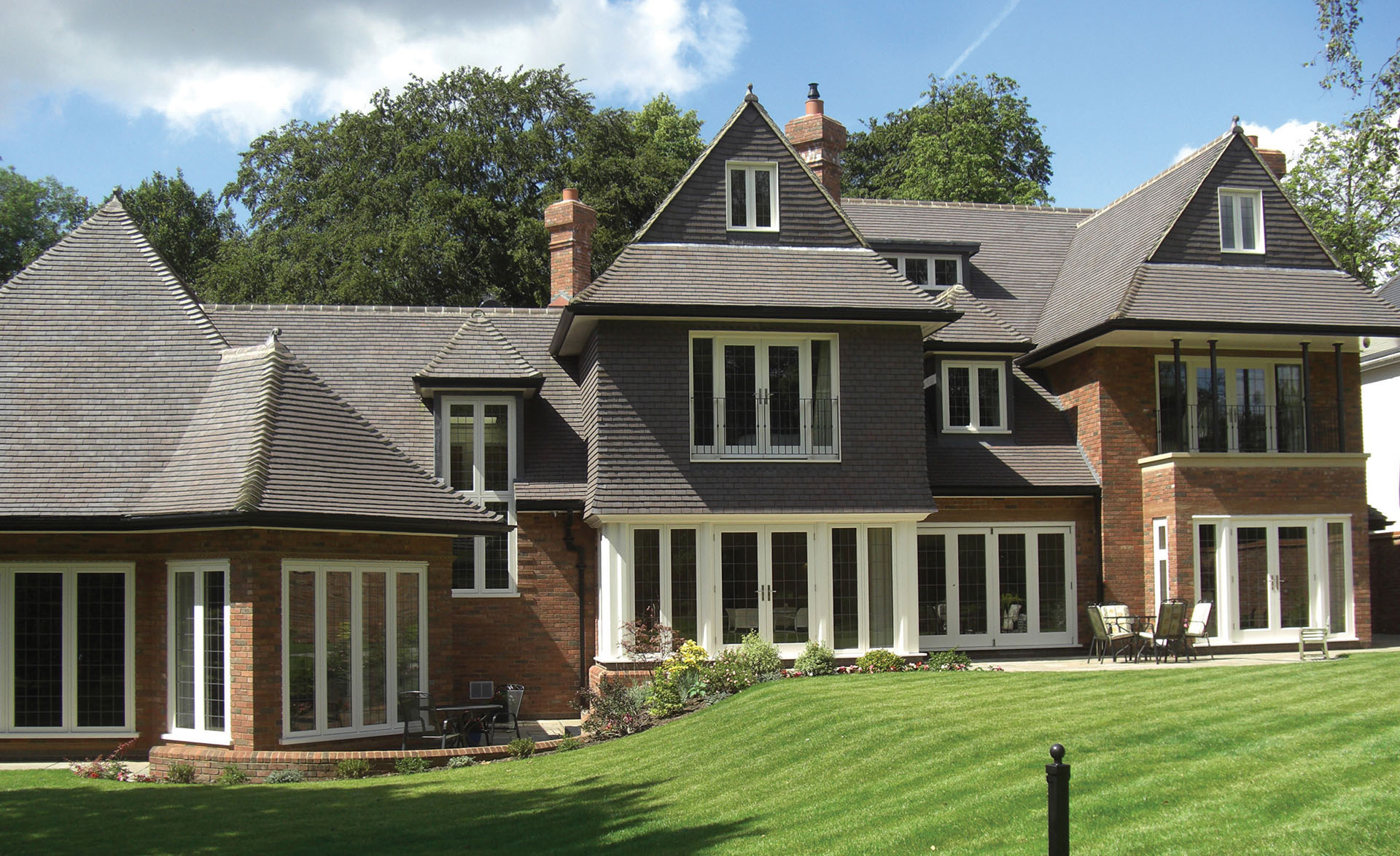 A Dreadnought Classic Dark Heather Roof