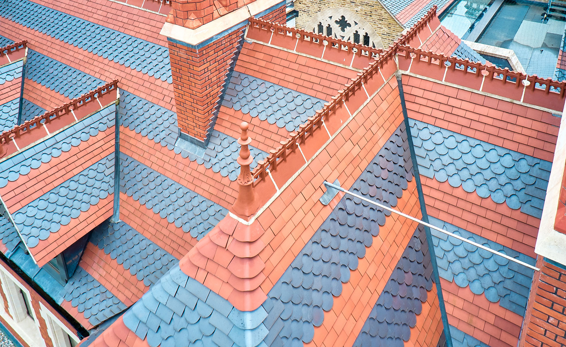 Athlone House in North London with Staffs red and staffs blue plain and ornamental tiles copy
