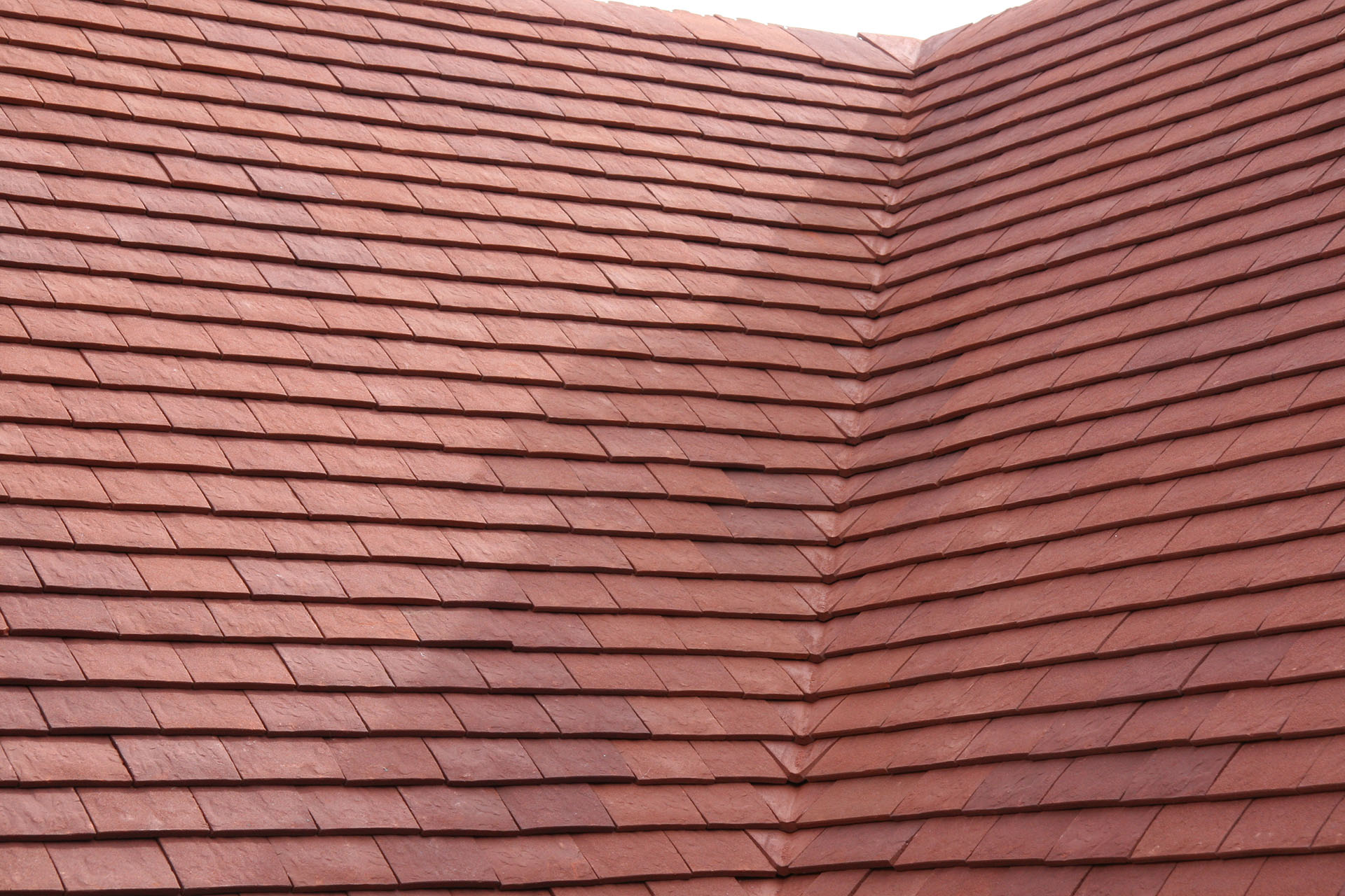 Dreadnought Classic deep red clay tiles