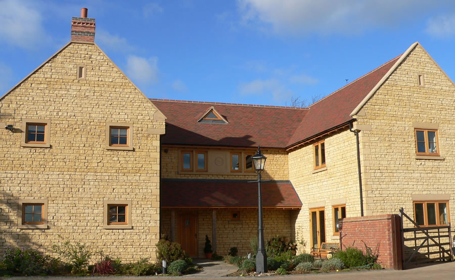 Trafalgar Blend Dreadnought tiles on a selfbuild house at Greens Norton