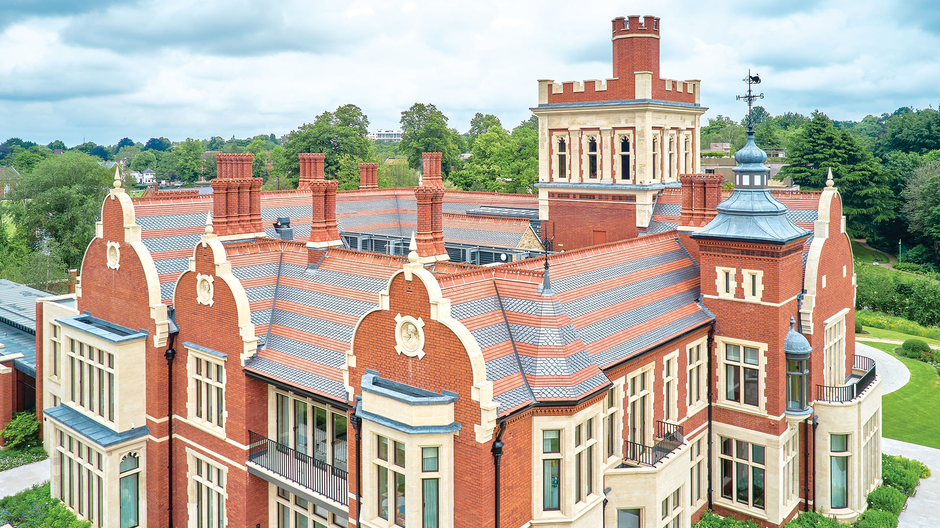 Staffs blue and red tiles at Athlone House in Hampstead