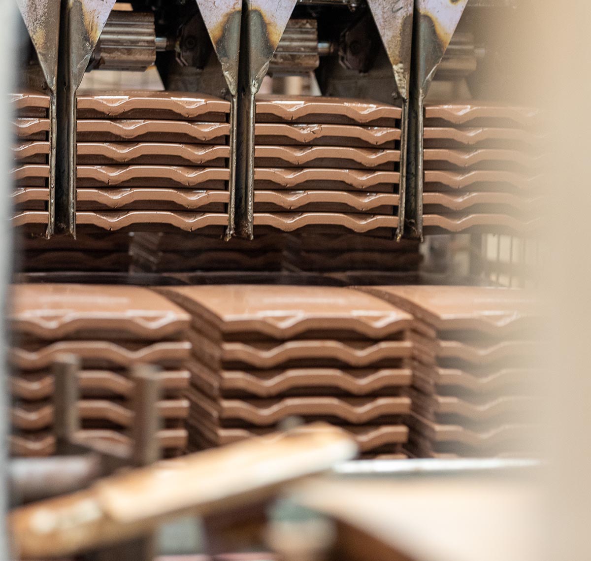 making machine made clay roof tiles Photography Photo Credit Rob Hill133